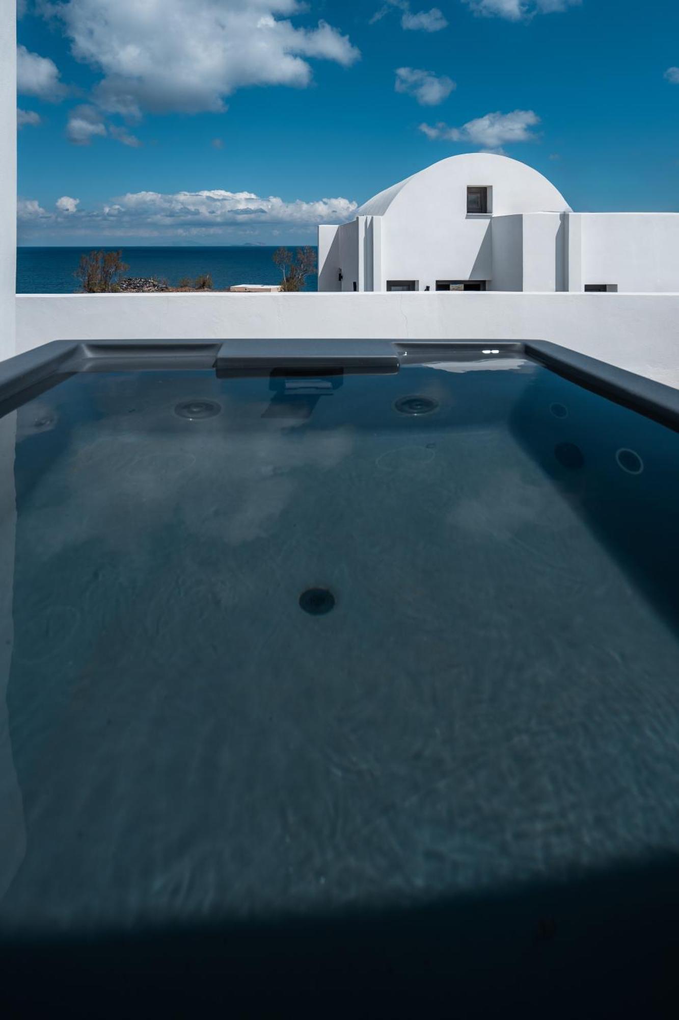 Akri Suites Vourvoúlos Exterior photo